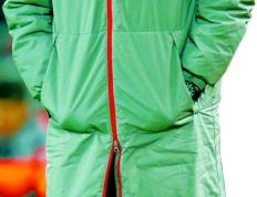 包含Rookie遭遇十持续失利，阿森纳教练压力巨大！观众掌声雷动的词条