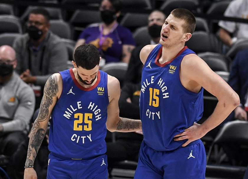 保罗赛点兑现,俄克拉荷马城雷霆淘汰巴塞罗那晋级四强,主帅激动落泪的简单介绍